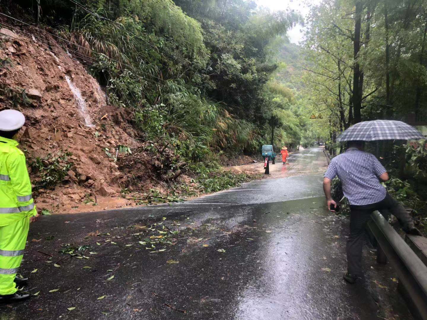 “利奇马”来袭，浙江总队地灾工作者奋战在抗台救灾第一线